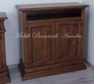 Credenzina da 100 cm realizzata in legno massello di noce arte povera